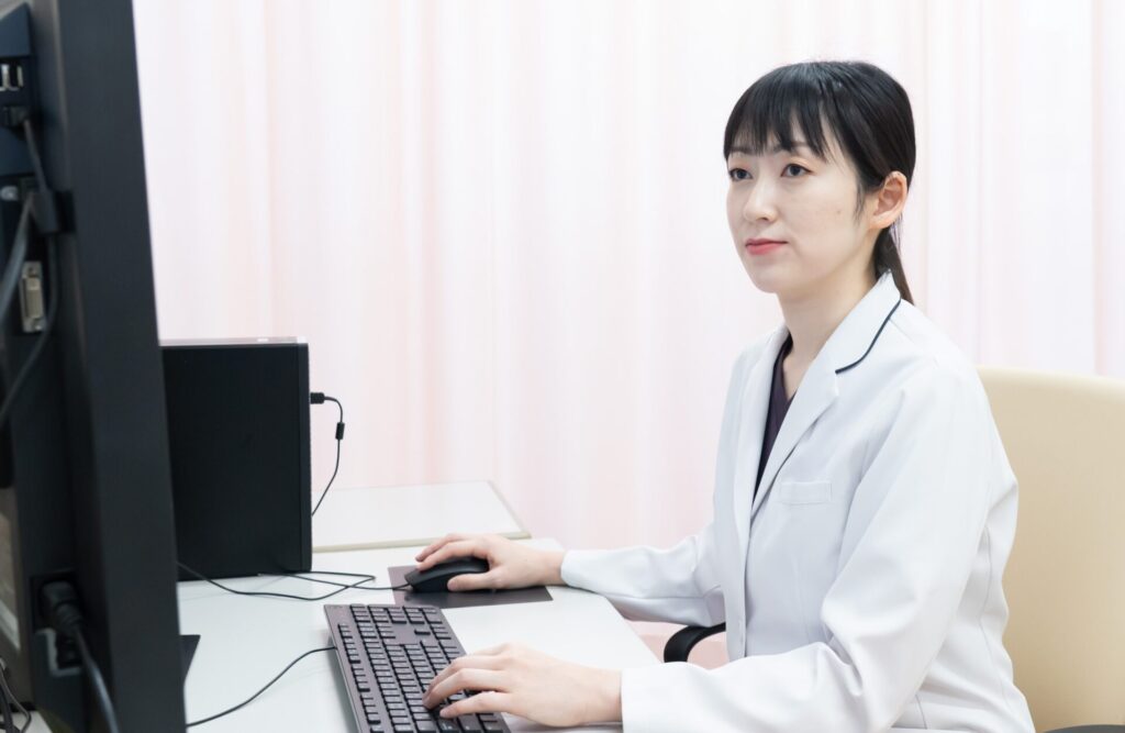 医師 O