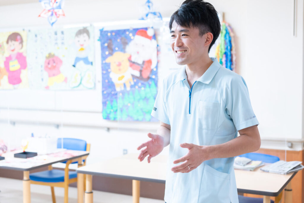 介護福祉士 H