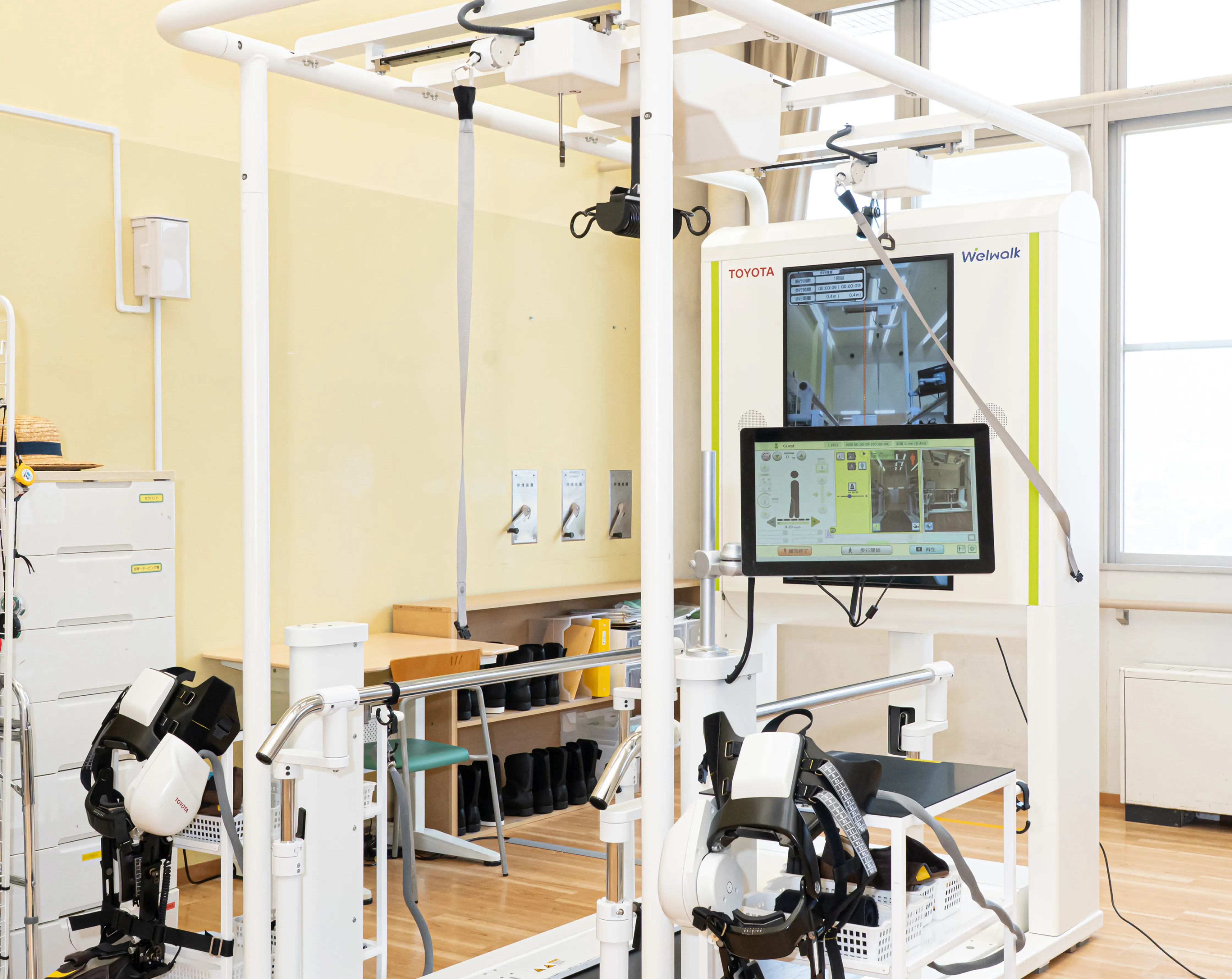 下肢用ロボットリハビリ ウェルウォーク WW-2000