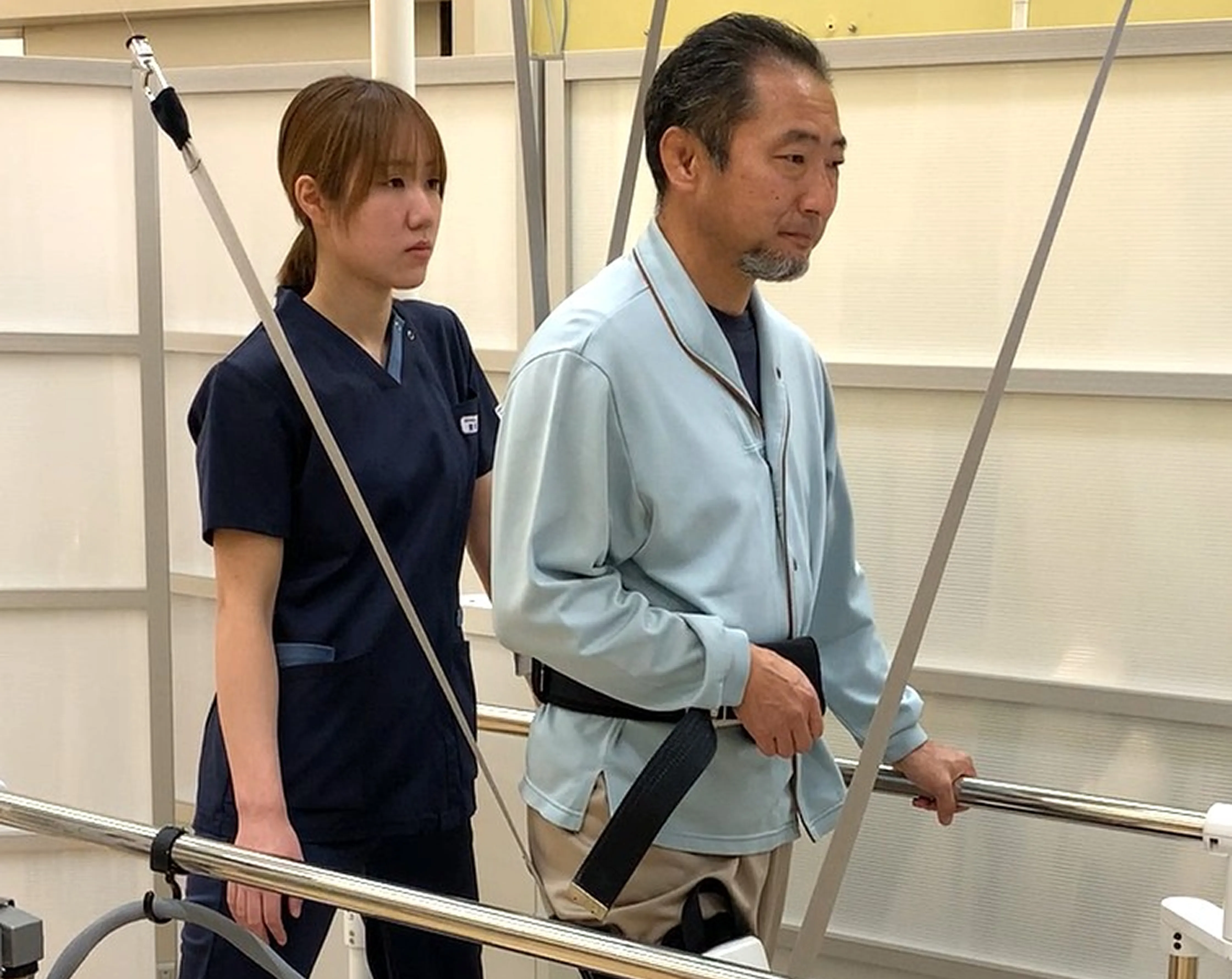 下肢用ロボットリハビリ ウェルウォーク WW-2000