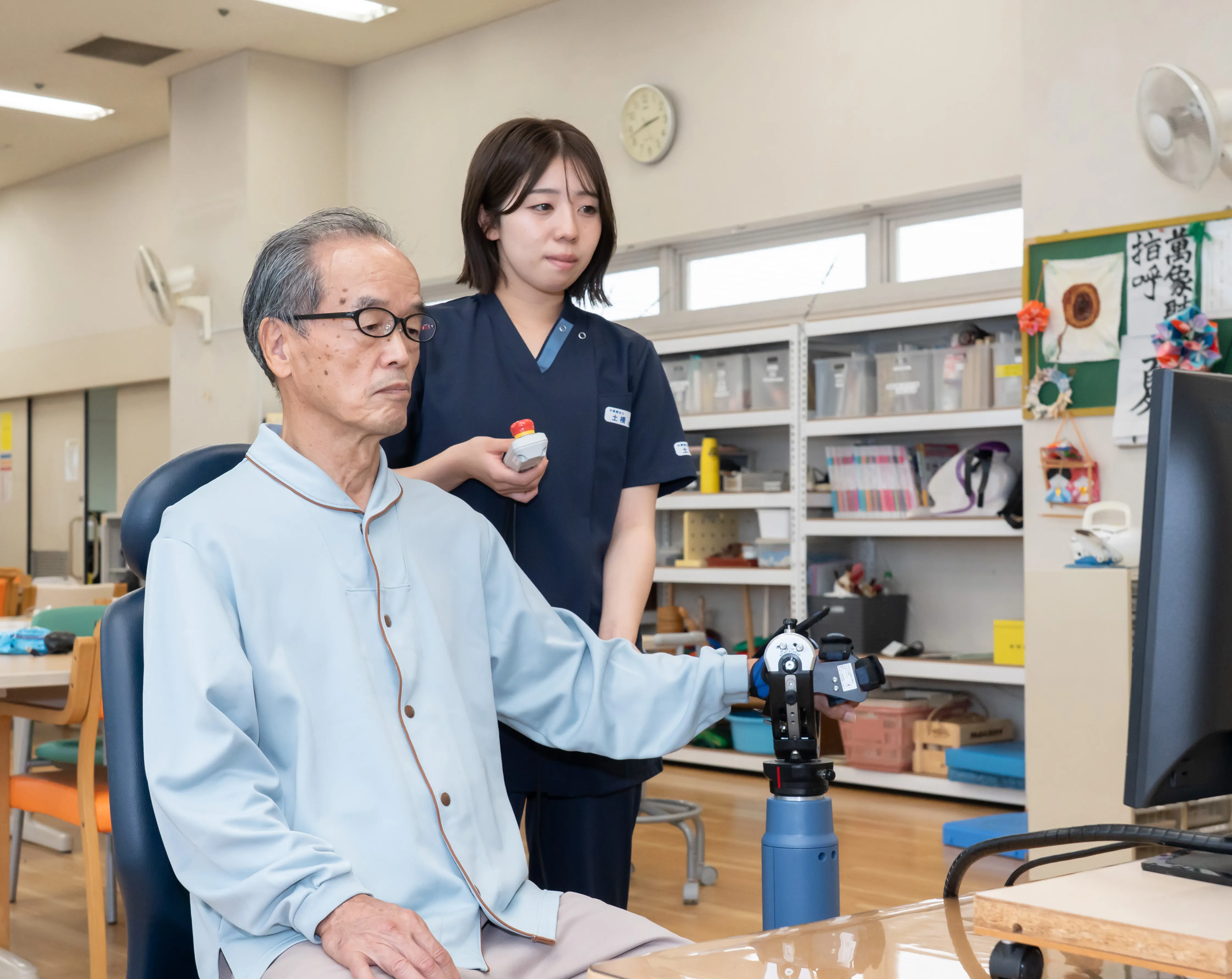 上肢用ロボット ReoGo-J